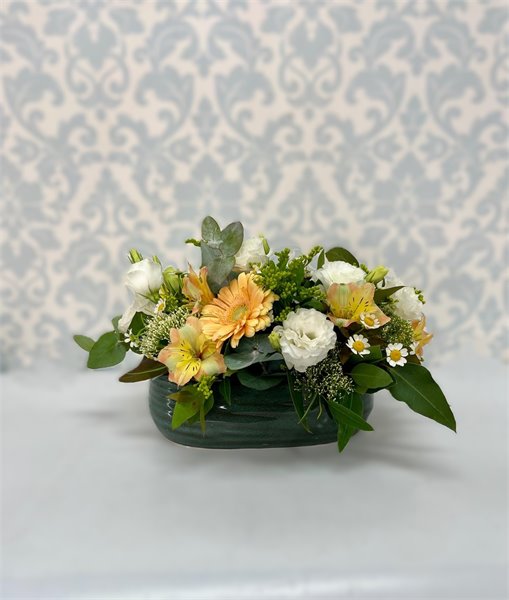 סידור שולחן בכלי קרמיקה מאורך ירוק